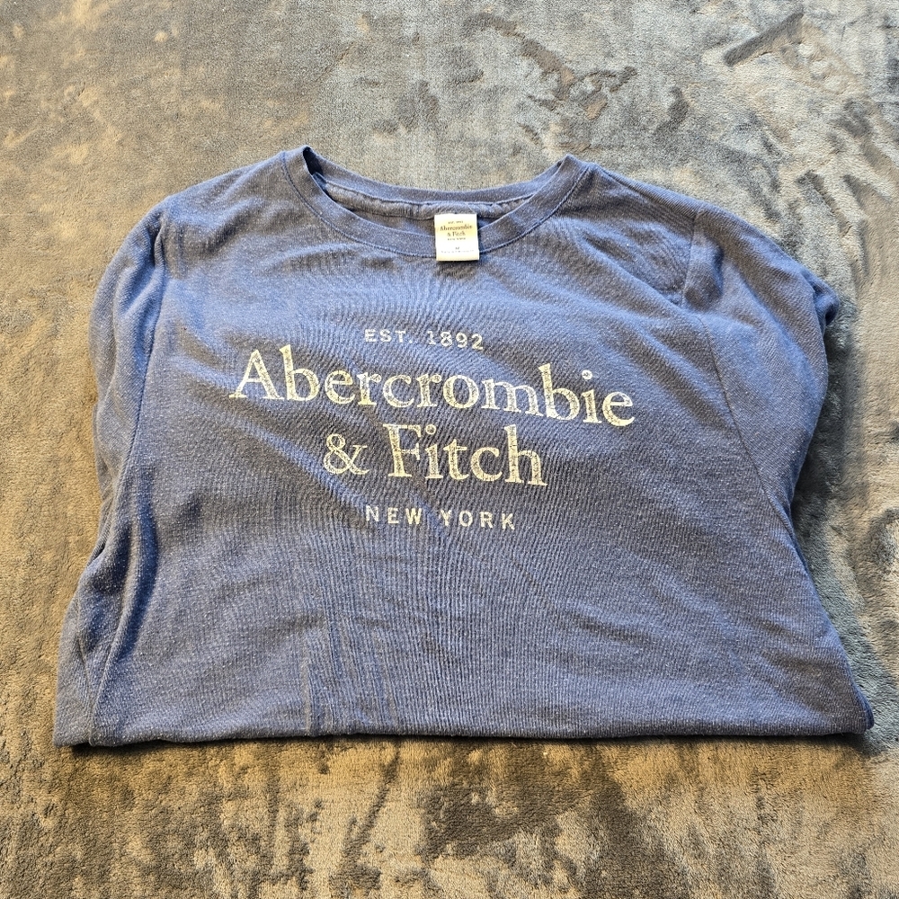 Abercrombie And Fitch Light Blue Long Sleeve Size Medium